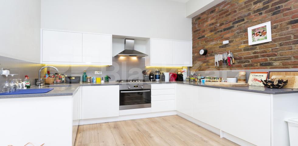 			WAREHOUSE CONVERSION IN ANGEL-OLD STREET-SHOREDITCH, 2 Bedroom, 1 bath, 1 reception Flat			 EAGLE HOUSE-EAGLE WHARF ROAD, ANGEL-OLD STREET-SHOREDITCH